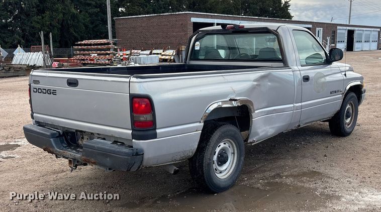 image for item EE4207 1998 Dodge Ram 1500 pickup truck