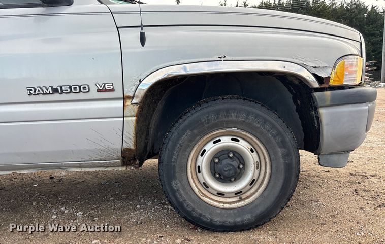 image for item EE4207 1998 Dodge Ram 1500 pickup truck