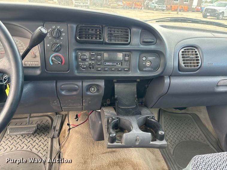 image for item EE4207 1998 Dodge Ram 1500 pickup truck