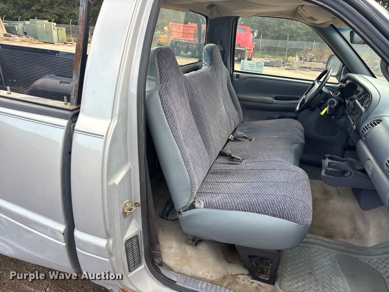 image for item EE4207 1998 Dodge Ram 1500 pickup truck