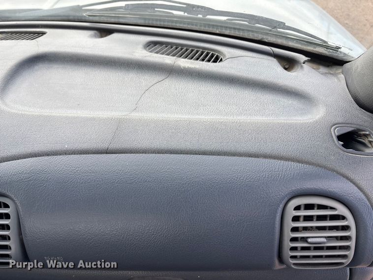 image for item EE4207 1998 Dodge Ram 1500 pickup truck