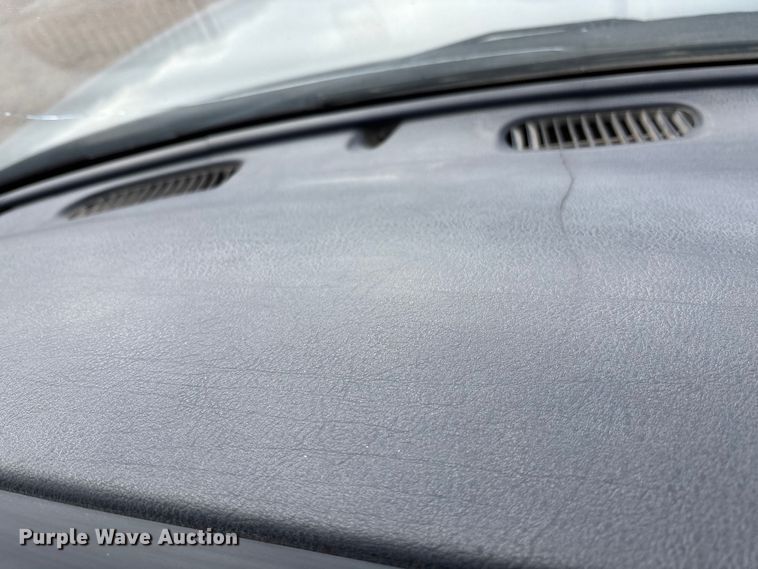 image for item EE4207 1998 Dodge Ram 1500 pickup truck