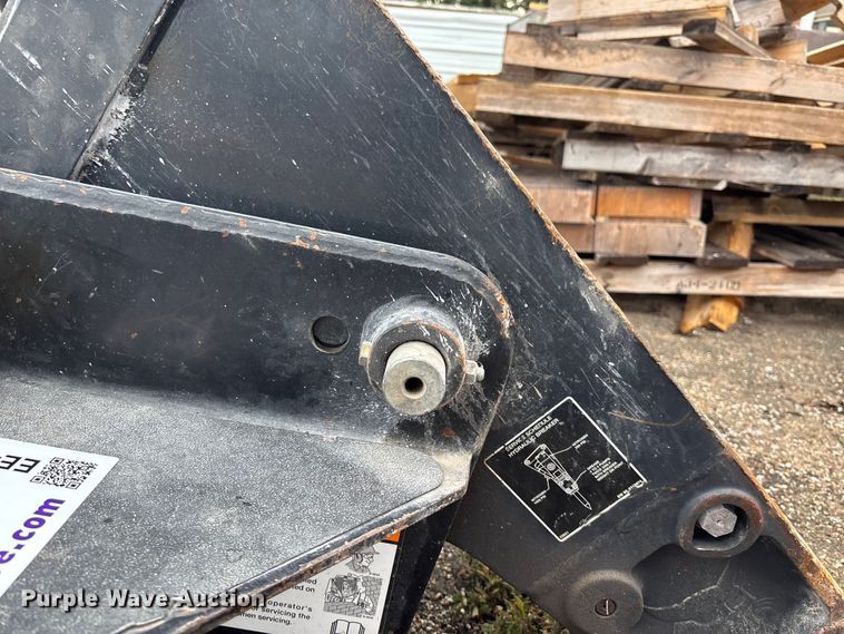 image for item EE4215 Bobcat skid steer breaker