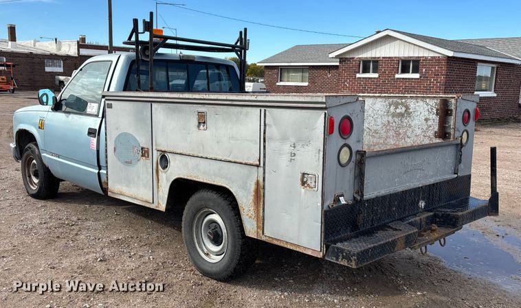 image for item EE4234 1989 GMC Sierra C1500 utility bed pickup truck