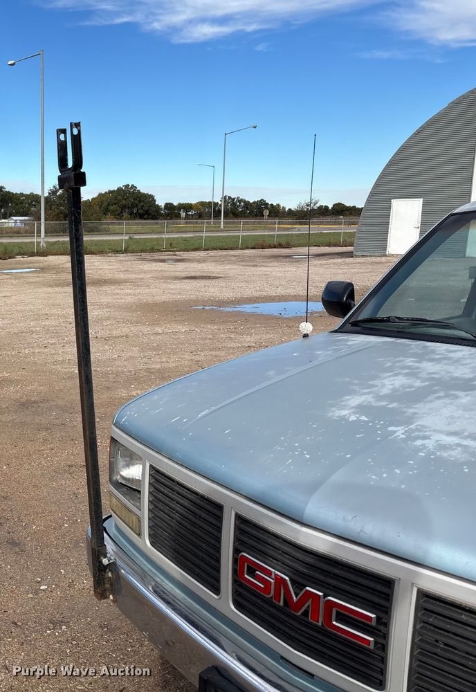 image for item EE4234 1989 GMC Sierra C1500 utility bed pickup truck