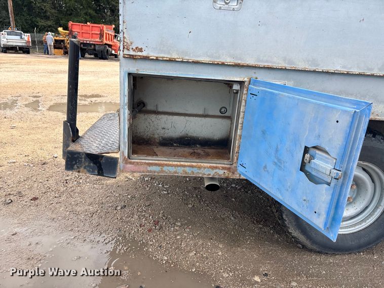 image for item EE4234 1989 GMC Sierra C1500 utility bed pickup truck