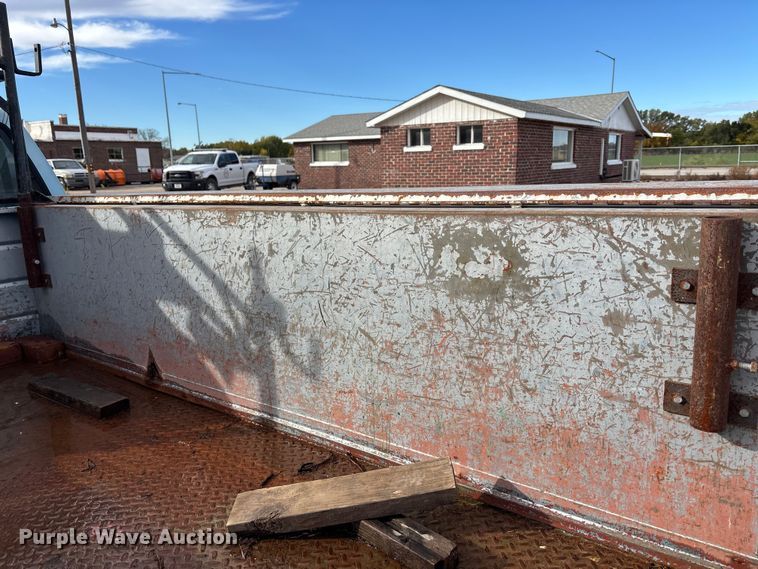 image for item EE4234 1989 GMC Sierra C1500 utility bed pickup truck