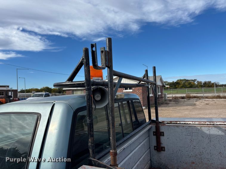 image for item EE4234 1989 GMC Sierra C1500 utility bed pickup truck