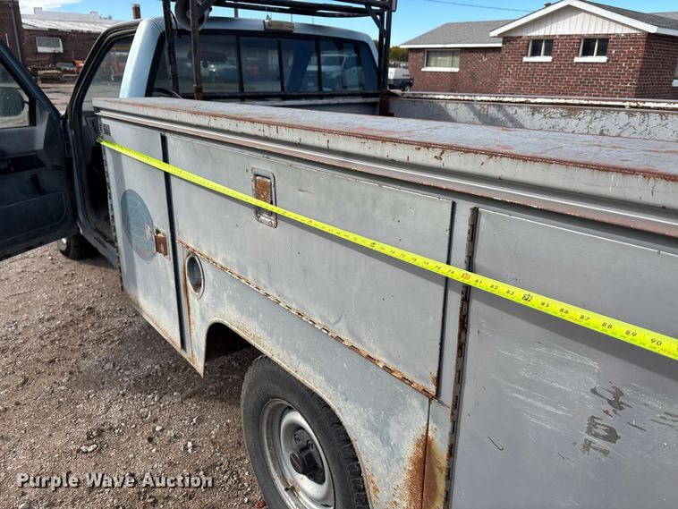 image for item EE4234 1989 GMC Sierra C1500 utility bed pickup truck