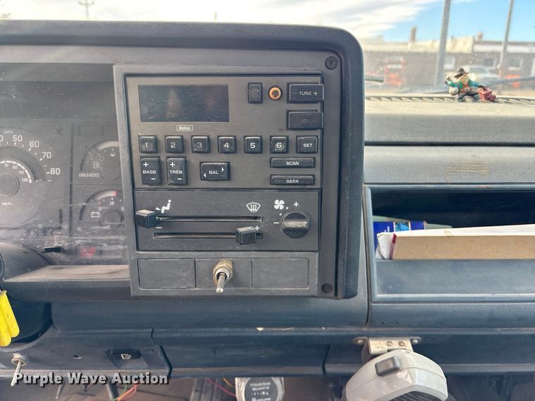 image for item EE4234 1989 GMC Sierra C1500 utility bed pickup truck