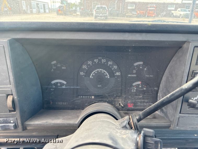 image for item EE4234 1989 GMC Sierra C1500 utility bed pickup truck