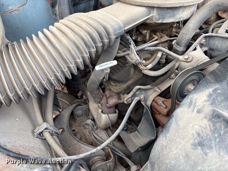 image for item EE4234 1989 GMC Sierra C1500 utility bed pickup truck