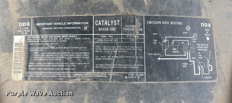 image for item EE4234 1989 GMC Sierra C1500 utility bed pickup truck