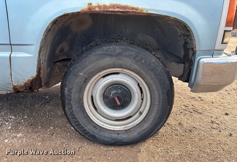 image for item EE4234 1989 GMC Sierra C1500 utility bed pickup truck