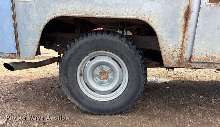 image for item EE4234 1989 GMC Sierra C1500 utility bed pickup truck