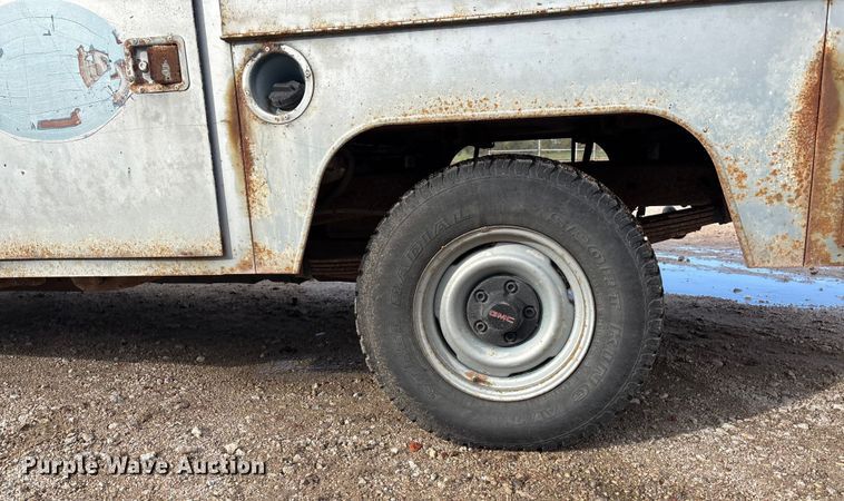 image for item EE4234 1989 GMC Sierra C1500 utility bed pickup truck