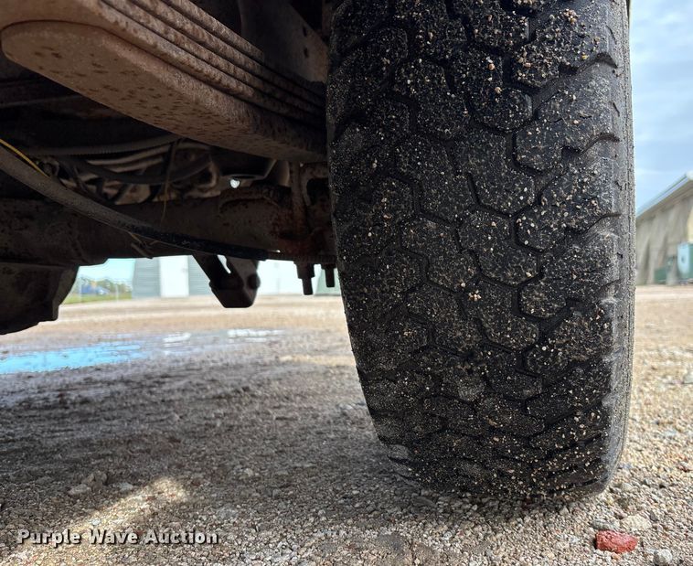 image for item EE4234 1989 GMC Sierra C1500 utility bed pickup truck