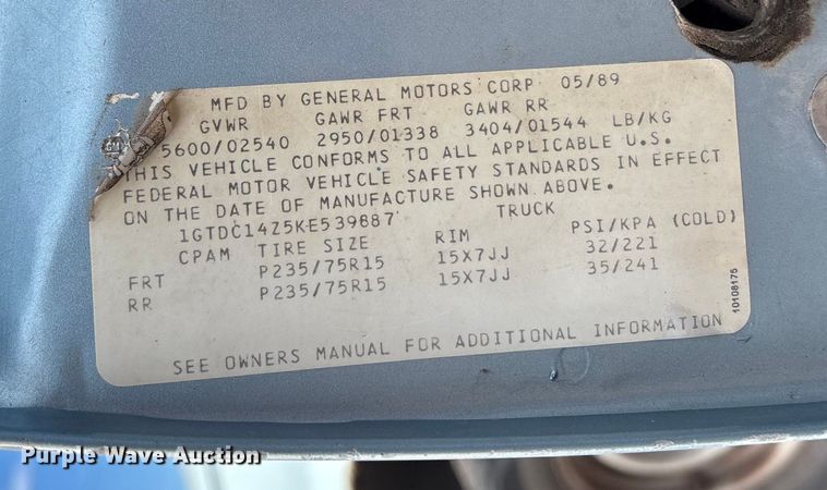 image for item EE4234 1989 GMC Sierra C1500 utility bed pickup truck