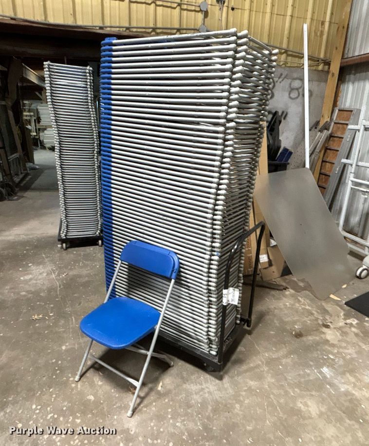 image for item EE4248 Approximately 300 folding chairs