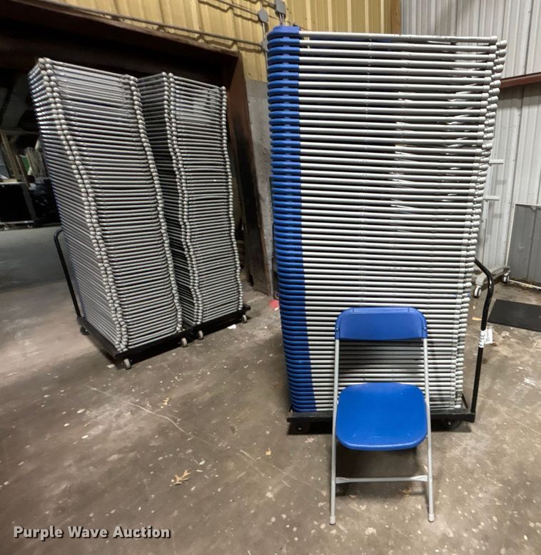 image for item EE4248 Approximately 300 folding chairs