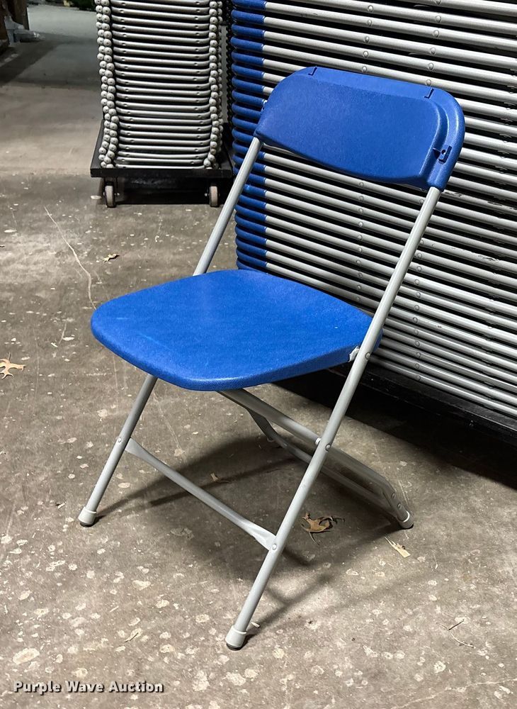 image for item EE4248 Approximately 300 folding chairs