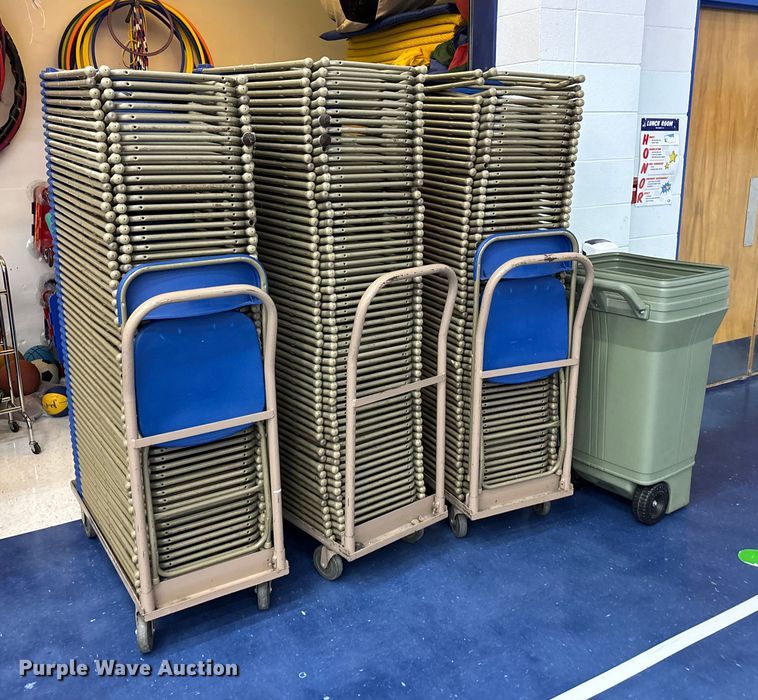 image for item EE4248 Approximately 300 folding chairs