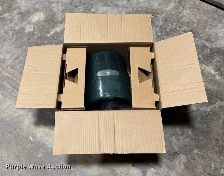 image for item EE4254 Approximately 38 paper towel dispensers 