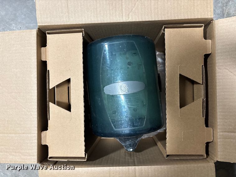 image for item EE4254 Approximately 38 paper towel dispensers 