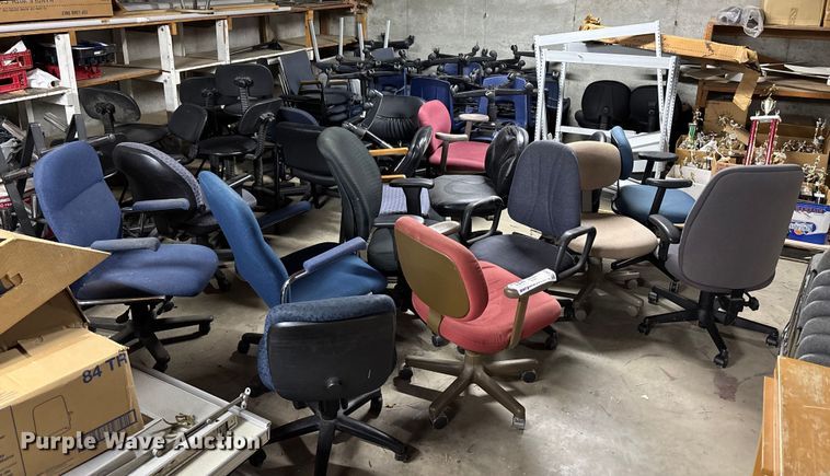 image for item EE4259 Approximately 50 chairs