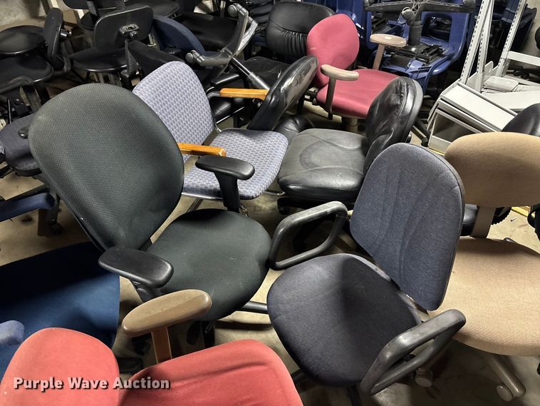 image for item EE4259 Approximately 50 chairs