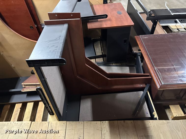 image for item EE4261 Desks