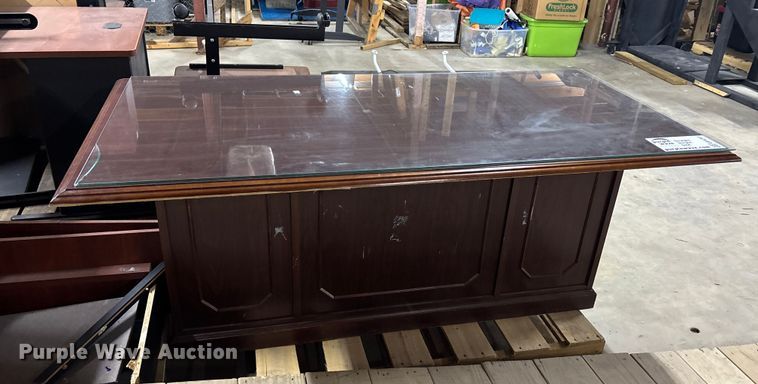 image for item EE4261 Desks