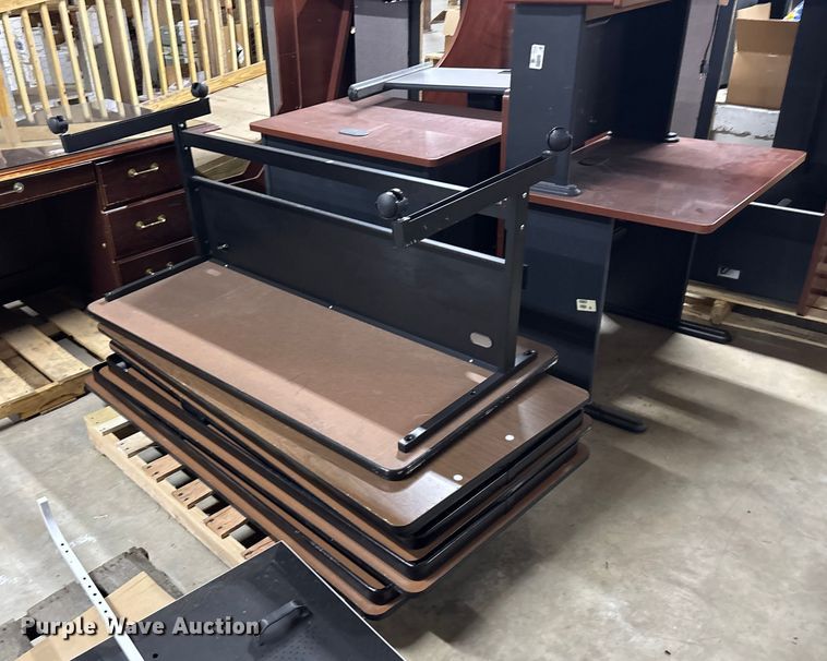 image for item EE4261 Desks