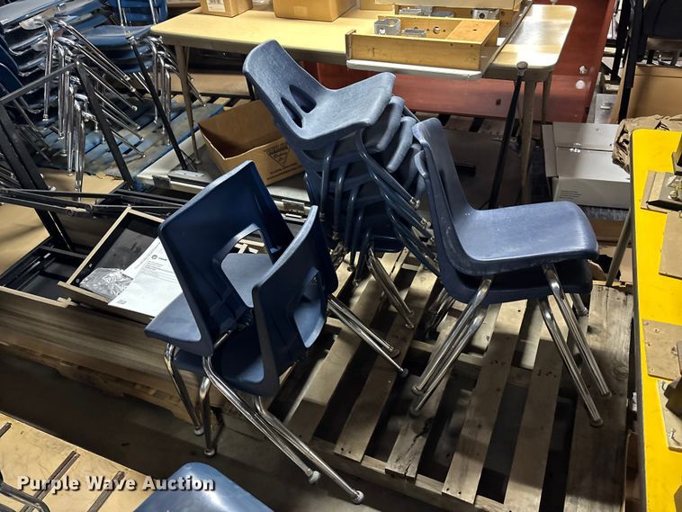 image for item EE4262 Approximately 60 chairs