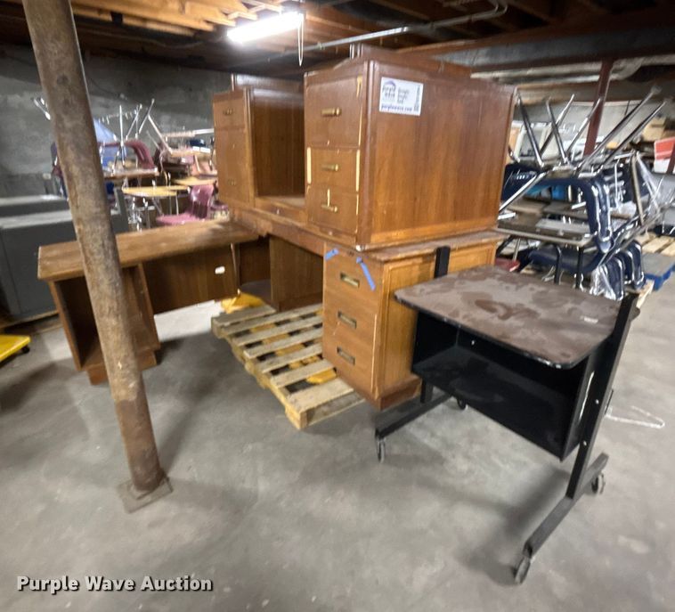 image for item EE4264 (3) desks