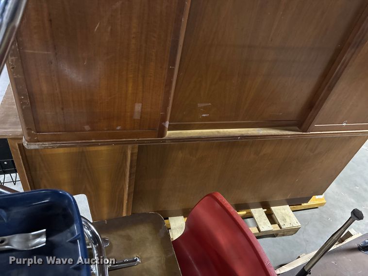 image for item EE4264 (3) desks