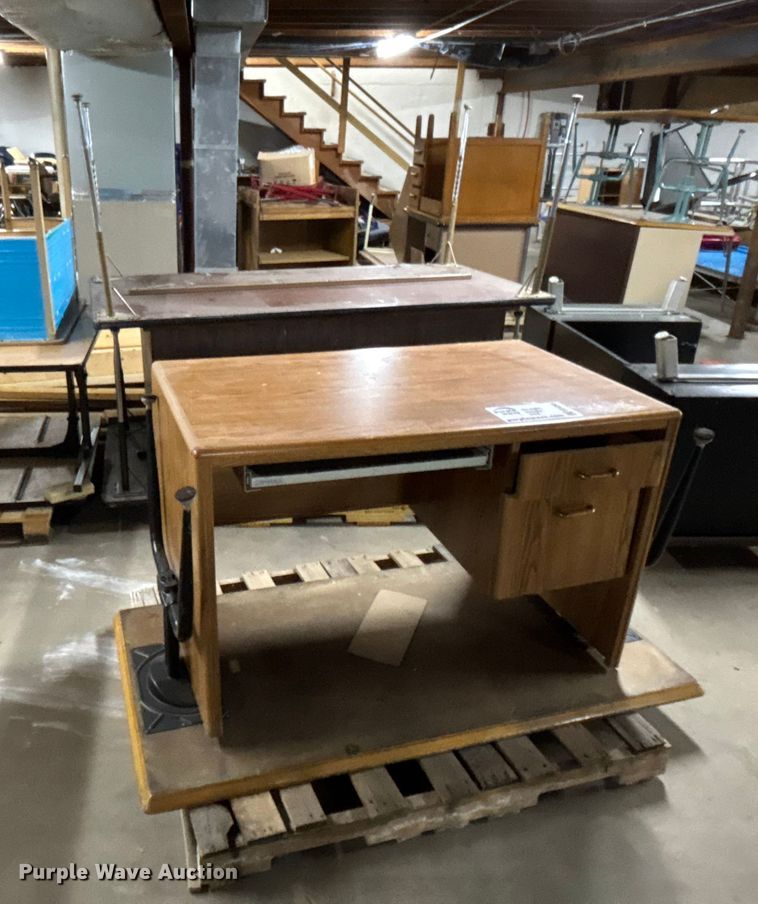 image for item EE4265 Desks