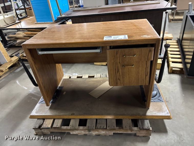 image for item EE4265 Desks