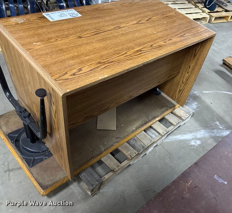 image for item EE4265 Desks