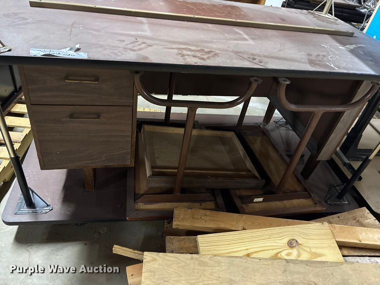 image for item EE4265 Desks