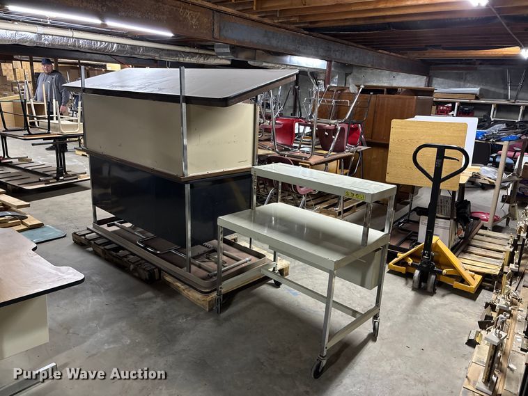 image for item EE4266 Office furniture