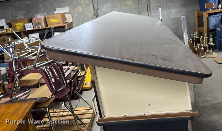 image for item EE4266 Office furniture