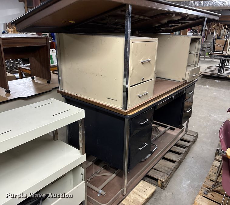 image for item EE4266 Office furniture