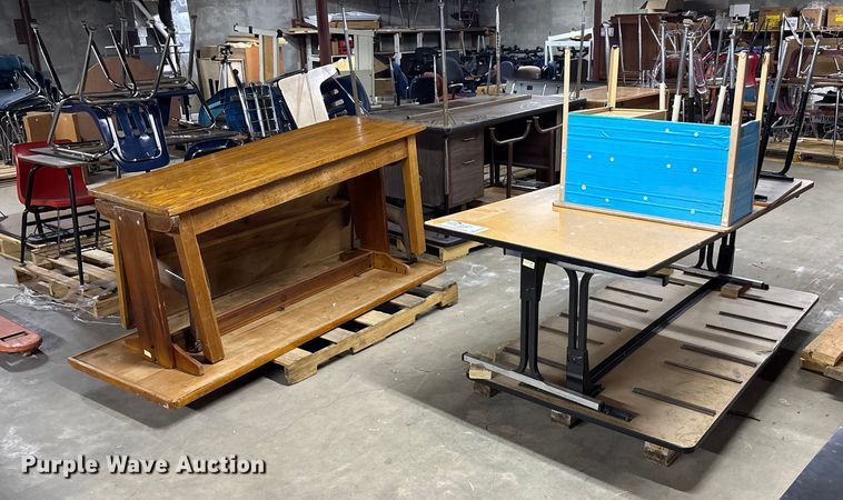 image for item EE4267 Office furniture