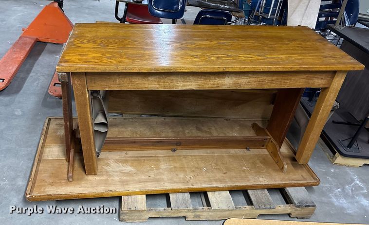 image for item EE4267 Office furniture