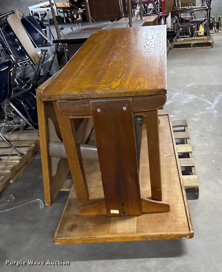 image for item EE4267 Office furniture