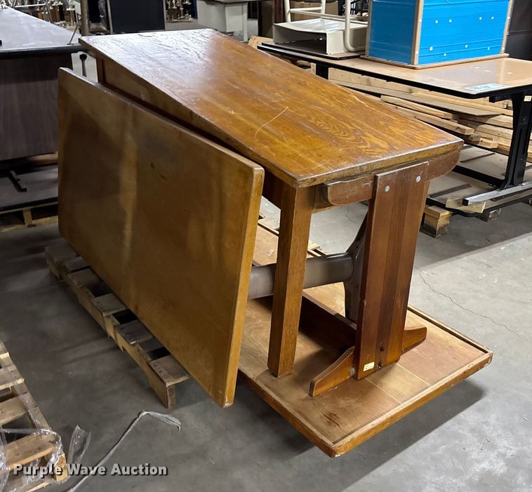 image for item EE4267 Office furniture