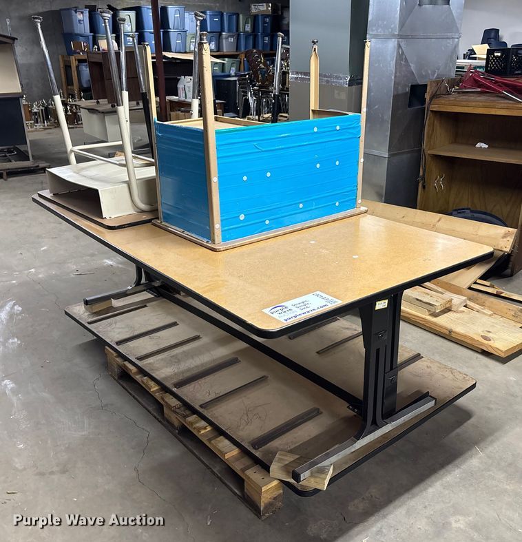 image for item EE4267 Office furniture