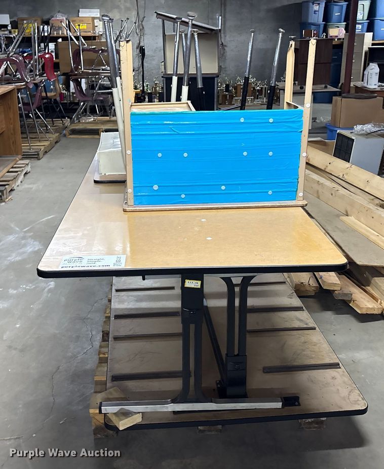 image for item EE4267 Office furniture