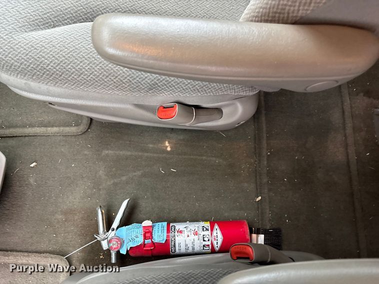 image for item EE4269 2005 Dodge Grand Caravan van